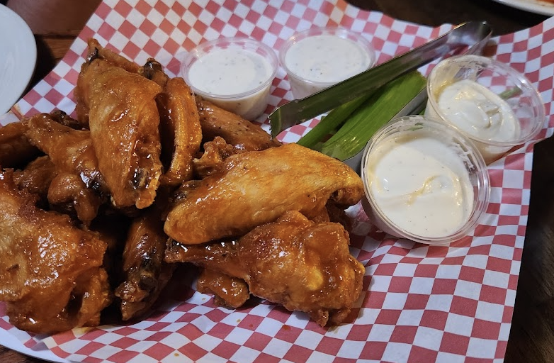 Pizzeria Uno signature dishes Numero Uno
Spinoccoli
Buffalo Wings